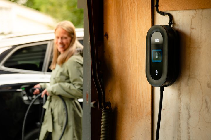 Selv om du har fastpris gjennom Norgespris er det lurt å lade elbilen når du ellers bruker lite strøm, typisk om natta.