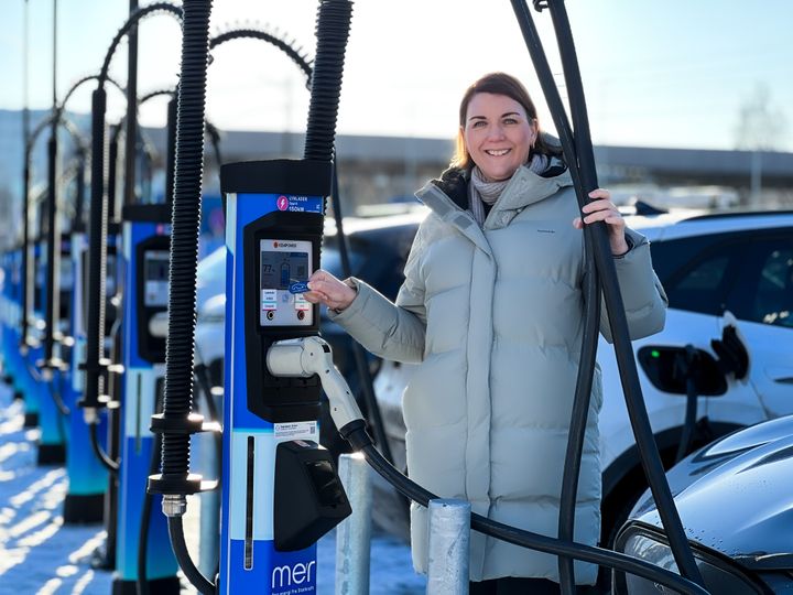 – Julestressa sjåfører kan ha godt av en ladepause, mener generalsekretær Christina Bu.