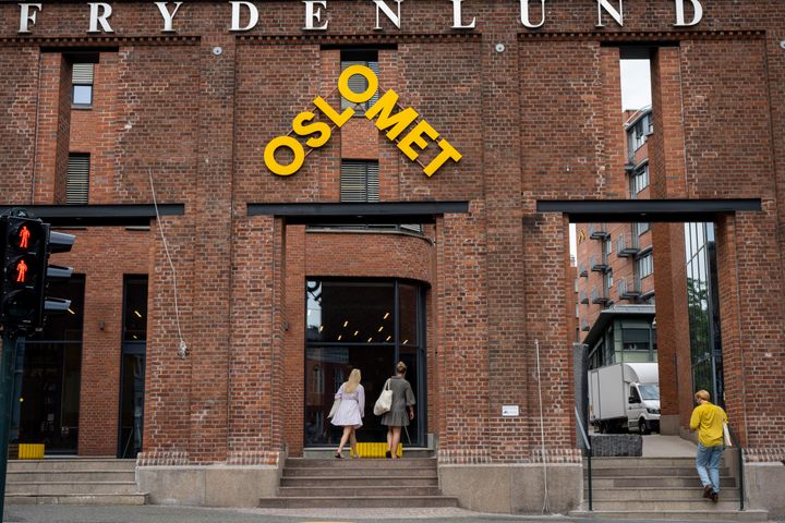 Inngangen til OsloMets campus sett fra Pilestredet.