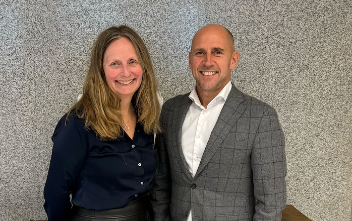 ANBEFALER NY BRANSJESTANDARD: Bente Irene Josefsen, landssjef for Visa i Norge og Øyvind Westby Brekke, adm. dir. i Stø.