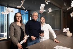 FARVEL KVITTERINGSKAOS: Digitale kvitteringer får fart med Stø og Receipts-samarbeidet. 3 av 4 betalinger i butikkene skjer med et BankAxept-kort, og kvitteringene kan distribueres der du vil når bankene er på plass. Fra venstre Marie Brun Svendsen, Stø og Hans Petter Hoel og Kent Olav Ferstad, gründerne fra Receipts.