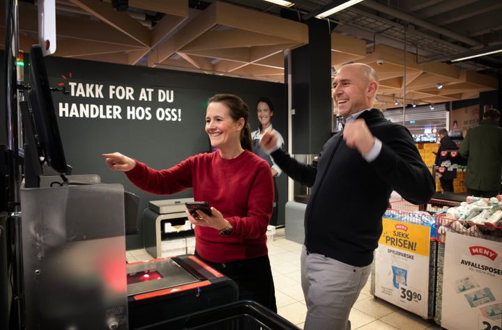Viser bruk av ID-kortet i matbutikken
