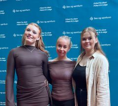 Sofie Skogeng, Signe Landau og Lykke Edvardsen fra Nordkjosbotn sa imot da skolen innførte singletforbud.