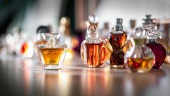 Billige "dupes" utkonkurrerer originale parfymer