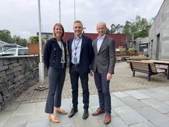AF Gruppen acquires Eviny Solutions. From left: Ragnhild Janbu Fresvik, CEO of Eviny, Helge Rysjedal, CEO of Eviny Solutions and Tormod Solberg, EVP AF Gruppen