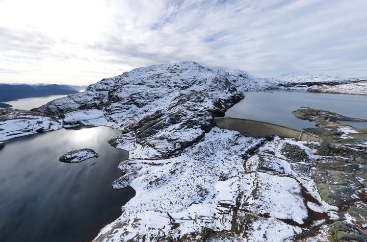Bjølsegrøvatn is part of the Bjølvo regulated watercourse and is located in the municipality of Kvam in Vestland county.