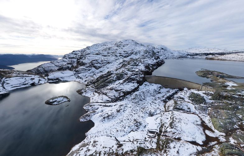 Bjølsegrøvatn is part of the Bjølvo regulated watercourse and is located in the municipality of Kvam in Vestland county.