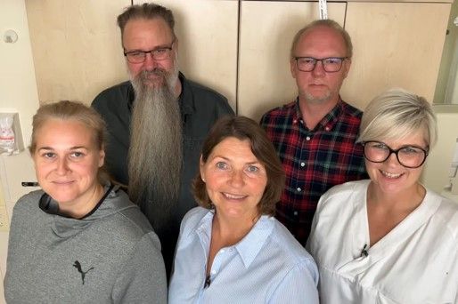 Tijana Marcikic (overlege akuttmottaket), Jørn-Roger Steen (brukerrepresentant), Lars Erik Eide Johansen (psykologspesialist), Cathrine de Groot (kvalitetsrådgiver) og Aina Therese Tangen-Moen (seksjonsleder ved akuttmottaket).