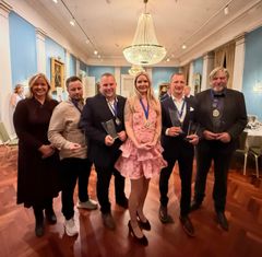 Fra venstre: Arbeids- og inkluderingsminister Kjersti Stenseng, Norges Hyggeligste Rørlegger Lasse Andre Bjørn, Norges Hyggeligste Elektriker Christoffer Mouritsen,  Norges Hyggeligste Lærling Christina Lie,  Norges Hyggeligste Tømrer &  Norges Hyggeligste Håndverker,  Norges Hyggeligste Murer Kjetil Hugsted