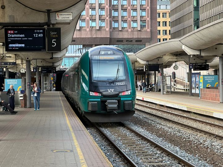 Når det i 2028 ikke lenger skal kjøres egne flytog mellom Drammen og Oslo Lufthavn, vil togtilbudet for de mange pendlerne på Østlandet bli bedre.
