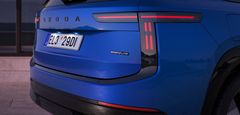 Škoda Peaq Sportline i lakkfargen Race Blue Metallic
