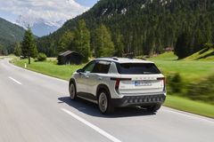 Škoda Epiq i lakkfargen Marble Grey.