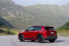 Škoda Epiq i lakkfargen Jasper Red.