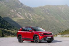 Škoda Epiq i lakkfargen Jasper Red.