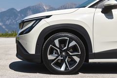 Škoda Epiq i lakkfargen Marble Grey.