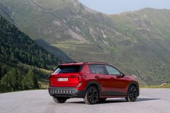 Škoda Epiq i lakkfargen Jasper Red.