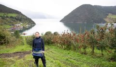 Mette Marie Heiberg dyrker økologiske epler ved Ambla Gård