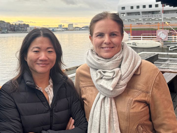 Pia Gulbrandsen fra BAMA og Karin Tanderø Schaug fra Norsk Tollerforbund. Foto: BAMA