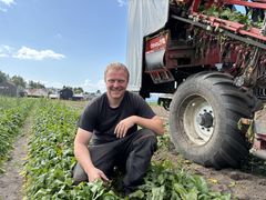 Grønnsaksbonde Andre Hasle merker økt etterspørsel etter rotgrønnsaker.