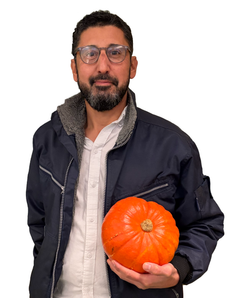 Ahmed Abdellaue jobber med matgresskar i BAMA.
