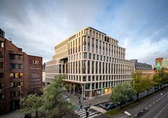 Universitetsgata 1–9 er et moderne kontorbygg som stod ferdig i 2021. Foto: Torleif Kvinnesland