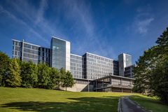 Entra har signert tre nye leievataler på totalt ca. 1900 kvadratmeter i Brynsengfaret 6. Stiftelsen Antidoping Norge, Den Stolte Hane og et ledende internasjonalt selskap vil alle snart melde flytting til Bryn.