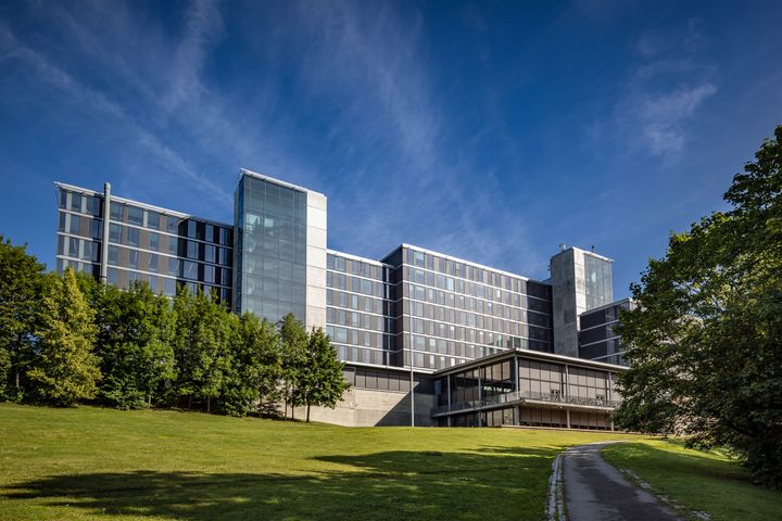 Entra har signert tre nye leievataler på totalt ca. 1900 kvadratmeter i Brynsengfaret 6. Stiftelsen Antidoping Norge, Den Stolte Hane og et ledende internasjonalt selskap vil alle snart melde flytting til Bryn.