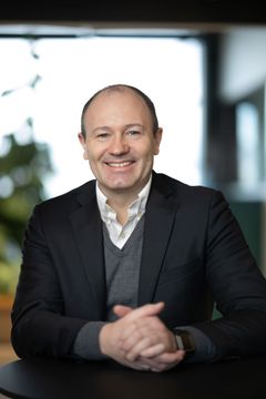 Frank Randel Helgesen, utleiedirektør i Entra, synes det er gledelig at kombinasjonen høye miljøambisjoner, fleksible lokaler og gode fellesfasiliteter i Brynsengfaret 6 treffer godt i markedet.