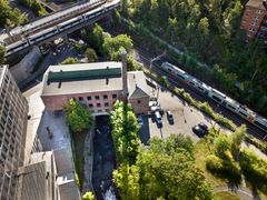 Eiendommen ligger sentralt til på Bryn, med kort vei til tog, T-bane og buss. Foto: Knut Neerland - Magent AS
