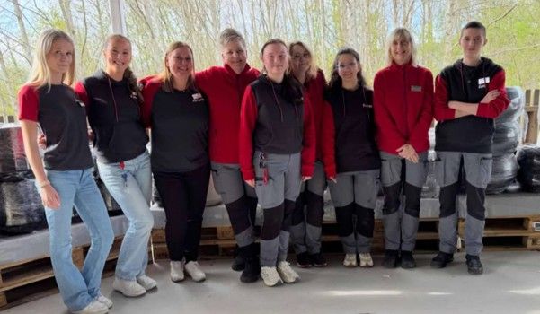 Teamet fra venstre: Tora Mo, Ylva Bæverfjord, Tonje Larsen Faksnes, Ida Myrvold, Stine Larsen Faksnes, Hildegunn Bøe, Elin Sæterbø, Marianne Nordvik, Roan Sæter