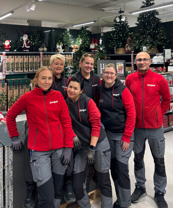 Deler av Europris Søgne-gjengen: Helene Breland, Marianne Rekevik, Aubonrat Sikhunkaeo,  Gunnbjørg Midtbø, Kristìne Barlo og Faraidoun Kadirpour.