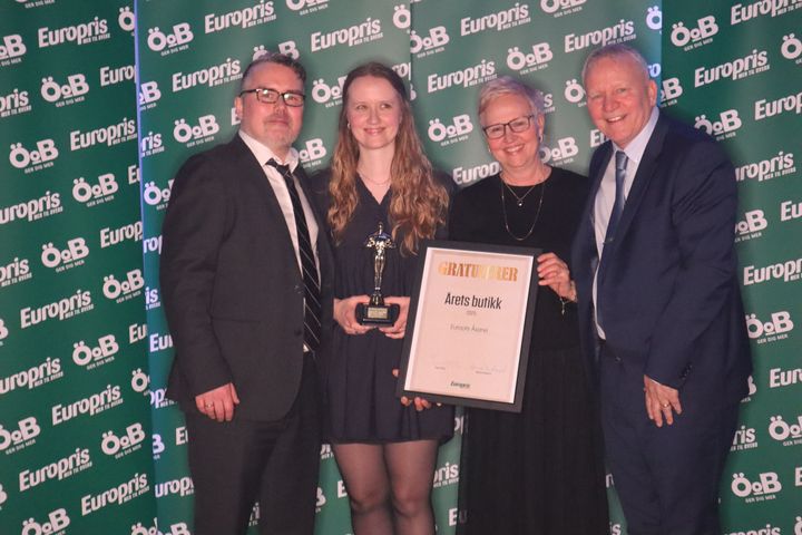 Stolte over hva de har fått til. Fra venstre: Gøran Fredriksen, Caroline Borlaug, Ingebjørg Sandnes, Terje Sandnes.