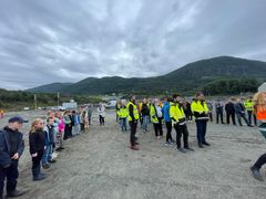 Grunnsteinsnedleggelsen trakk mange interesserte