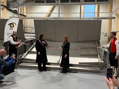 Ordfører i Voss herad Tonje Såkvitne og BIRs styreleder Renate Friele Hjortland åpnet snoren og erklærte biogassanlegget for åpnet.