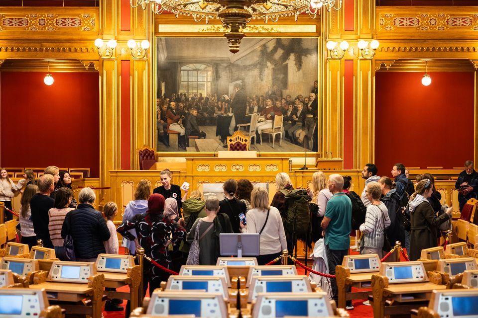 Stortinget åpner dørene for å feire 750 år gammel lov | Stortinget