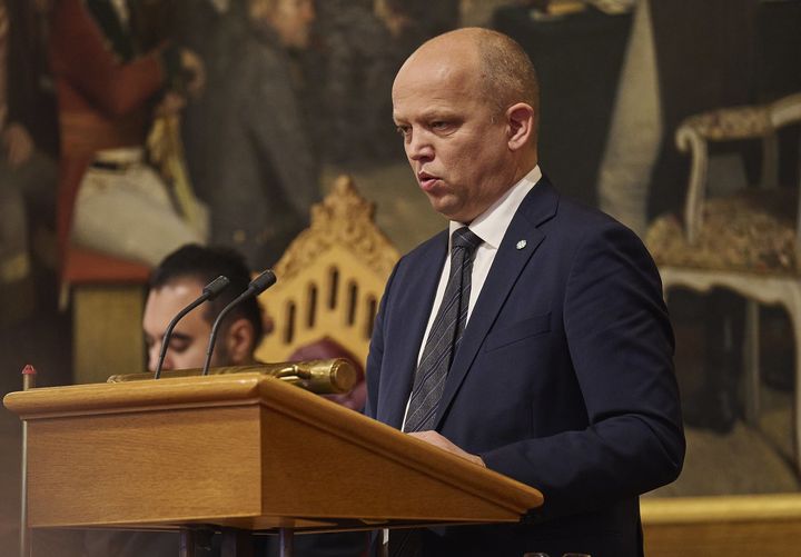 Finansminister Trygve Slagsvold Vedum legger frem Regjeringens forslag til statsbudsjett.