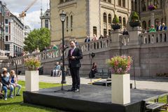 Stortingspresident Masud Gharahkhani åpnet avdukingsseremonien med tale.