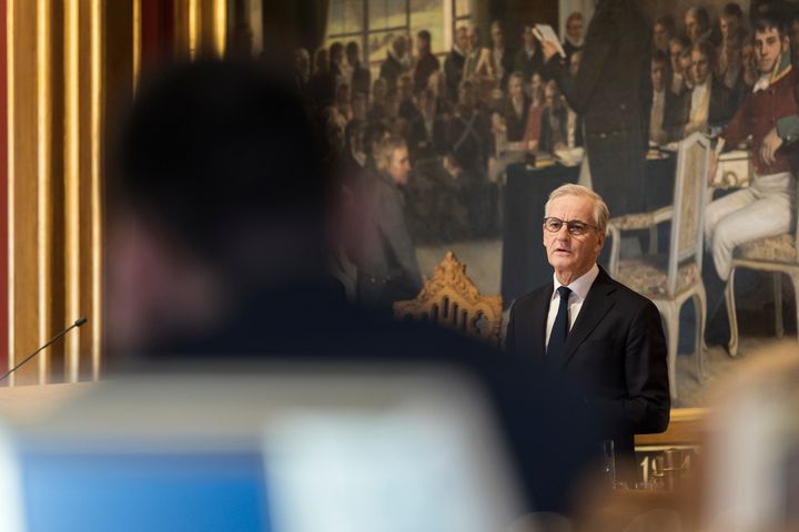 Statsminister Jonas Gahr Støre taler i Stortinget.