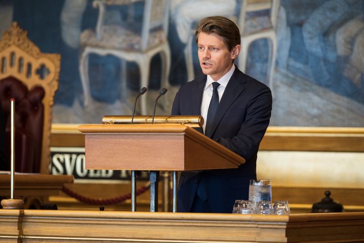 Peter Frølich (H) leder utenriks- og forsvarkomiteen.