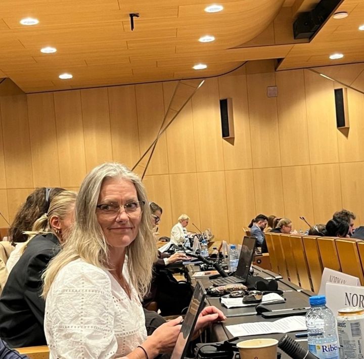 Ruth Mariann Hop (A) reiser til Nuuk i Grønland for å samle kunnskap om prioriteringene til folket i Grønland. Foto: Stortinget