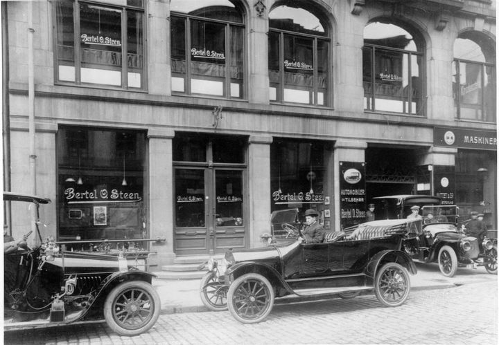 Bertel O. Steens bilforretning i Kirkegaten 9 i Kristiania.