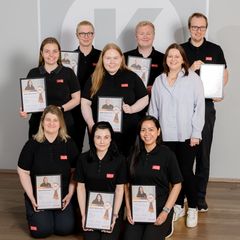 TALENTKLASSEN. Bak fra venstre; Lars Kristian Lafton – Circle K Vik, Krister Stalsberg – Circle K E18 Horten og Martin Sørensen – Circle K Nadderud. Midten fra venstre: Tuva Mustorp – Circle K Mosseporten, Anne Maibjørg Furuly – Circle K Kautokeino og Lene Foldvik – Circle K Norge. Foran fra venstre: Barbora Ovisky – Circle K E-18 Sekkelsten, Helene Wiethuchter Molberg – Circle K Rygge og Windelyn Nerby – Circle K Hønefoss.