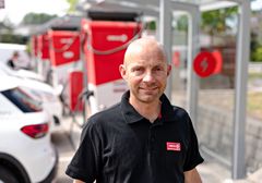 Anders Kleve Svela forteller at det blir tidenes ladesommer langs norske veier denne ferien.