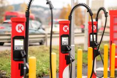 Hurtigladere på Circle K har kortterminaler på plass før lovkravet