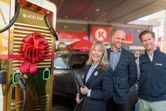 En historisk ladereise. Mandag 4. mai ble Circle K sin lader nr. 1000 høytidelig åpnet med Ordfører i Oslo, Anne Lindboe. Her sammen med Christian Granly Norgessjef i Circle K og Joachim Hartmann, leder for lading i Circle K Norge