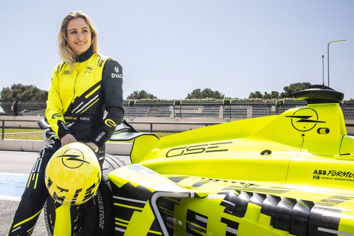 Sophia Flörsch er test og utviklingsfører for Opel GSE Formula E Team