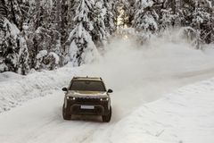 4x4, 605km rekkevidde, 375hk og 0-100kmt på 4,9 sek.