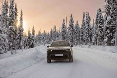 4x4, 605km rekkevidde, 375hk og 0-100kmt på 4,9 sek.