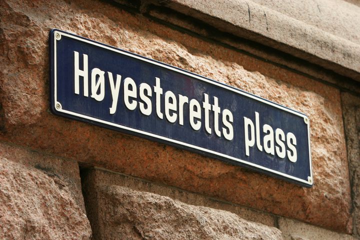 Høyesterett skal nå vurdere skatteetatens praksis med å ilegge tilleggsskatt for tastefeil i et årsoppgjørsprogram, er i tråd med, eller en for snever fortolkning av regelverket for fritak.