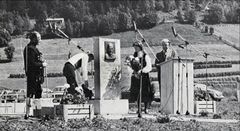 Avduking av Hjellbakk minnesmerket 5 juli 1980. Foto: Lars R Lunde